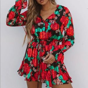 NWOT Vici Rosebud Romper